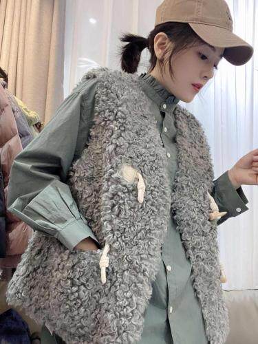 现货羽绒服，当季流行款式，女装羽绒服，米高