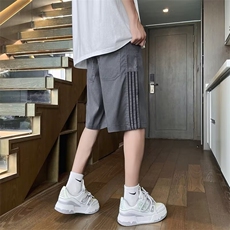 灰色