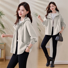 现货。短款风衣女款2025年春秋新款小个子气质夹克外套，女装短外套，依万里