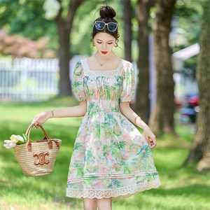 蕾丝边方领泡泡袖碎花连衣裙女夏季新款油画花色甜美长裙高腰裙子图片
