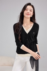 2025秋冬百搭时尚简约v领假两件针织衫，女装针织衫/毛衣，雅之冉羊绒