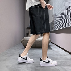 黑色