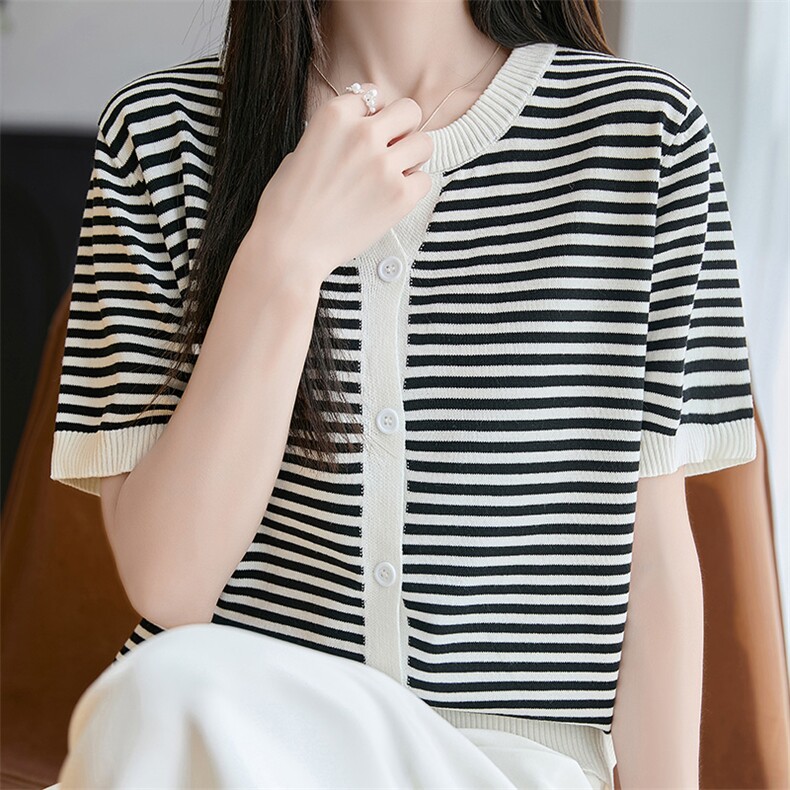 小众不撞衫黑色条纹开衫t恤女25新款短袖女夏宽松半开领大码外搭,女装T恤,绒汀羊绒