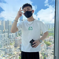 白色