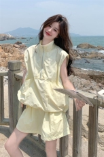 甜美复古工装奶黄色短裤套装女夏季独特绝美小个子今年流行两件套，女装套装/套裙，2D143
