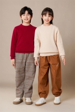 时尚儿童针织衫秋冬必备纯色圆领保暖舒适高品质面料，童装儿童针织衫，质第童装店