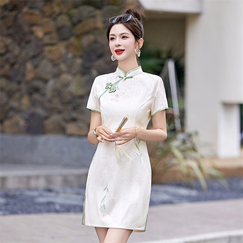 现货2024改良旗袍连衣裙年轻款女夏季新中式高级感禅意碎花裙,女装连衣裙,韩然一族