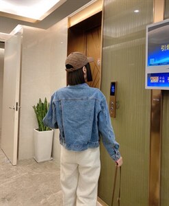 牛仔外套图片