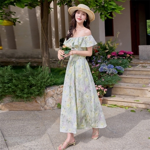 2025一字肩荷叶边女夏新款绝美度假风修身显瘦甜美减龄印花长裙图片