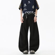 黑色