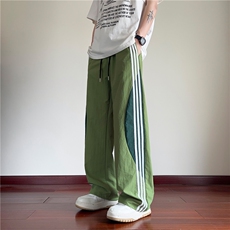 草绿色
