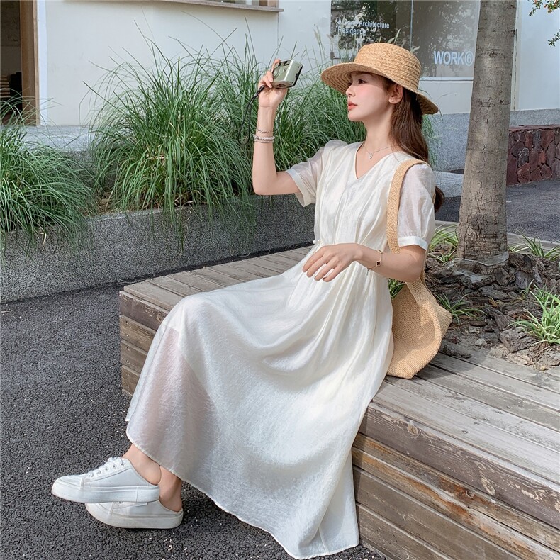 法式温柔风V领泡泡袖连衣裙女2025夏季新款韩系气质收腰显瘦长裙,女装连衣裙,2C098