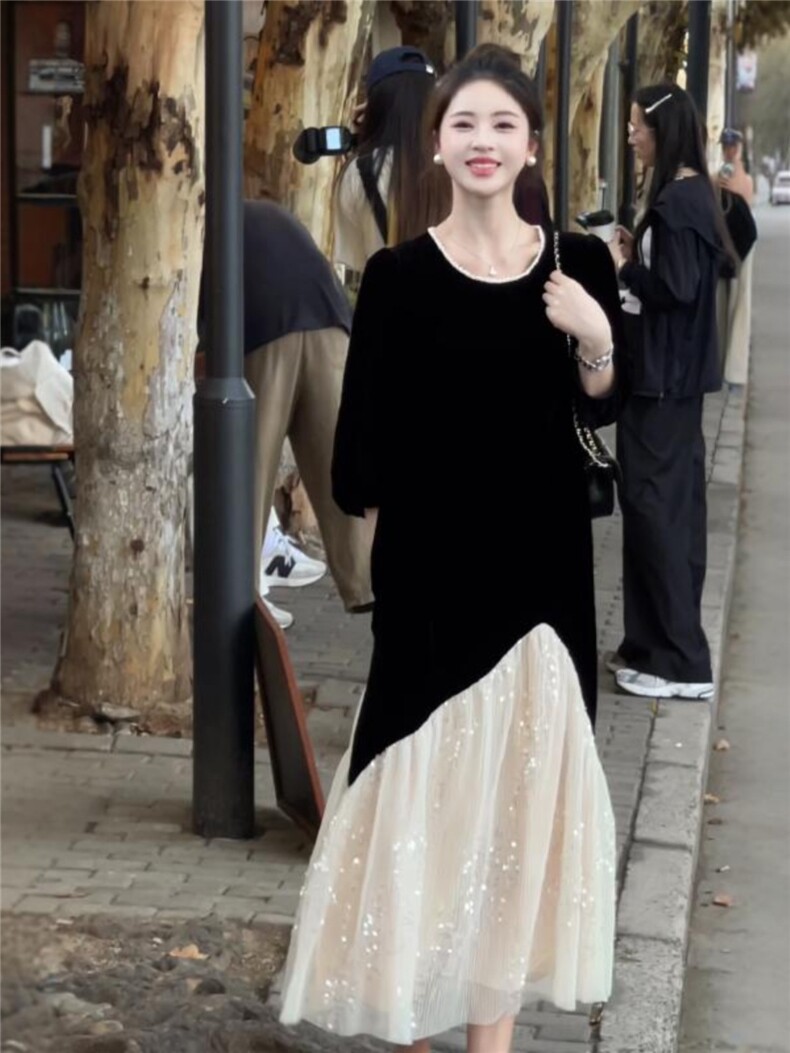 2025年秋冬钻石星空设计师款拼接亮片气质显瘦连衣裙，女装连衣裙，梦白服饰厂