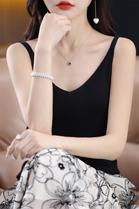夏季吊带背心女外穿V领冰丝针织内搭西服衬衣打底衫纯色细带上衣图片