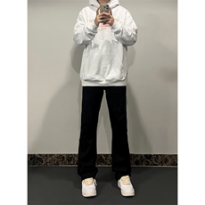黑色