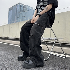 黑色