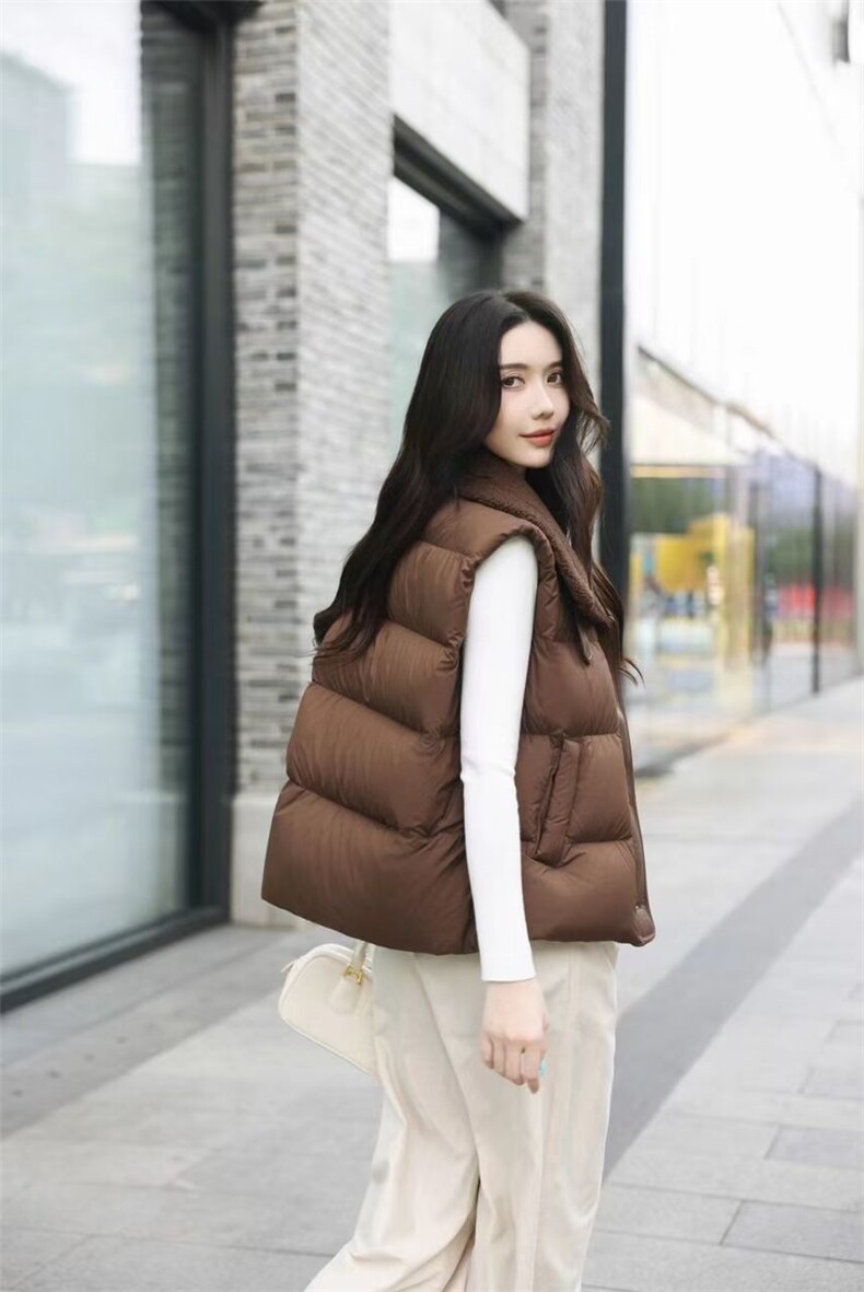 2025时尚百搭通勤简约休闲翻领羽绒服马甲,女装马甲,牛米欧羽绒服工厂店