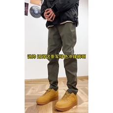 军绿色