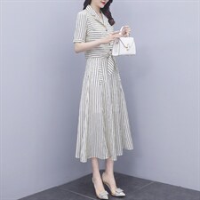 2021新款西装领短上衣条纹半身裙两件套，女装职业装，雅佳俏