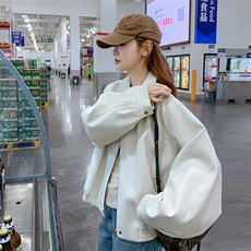 秋款米白色蛋白皮外套2C110-H7786-P155-K228，女装皮衣，2C110