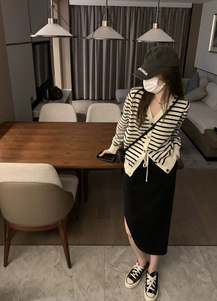 秋冬季新款舒适时尚百搭黑白条纹羊毛开衫,女装羊毛衫,莺澜羊绒