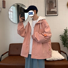 粉红色
