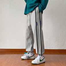 灰色