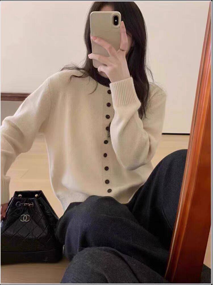 秋冬季新款舒适时尚百搭圆领十扣羊毛衫,女装羊毛衫,莺澜羊绒