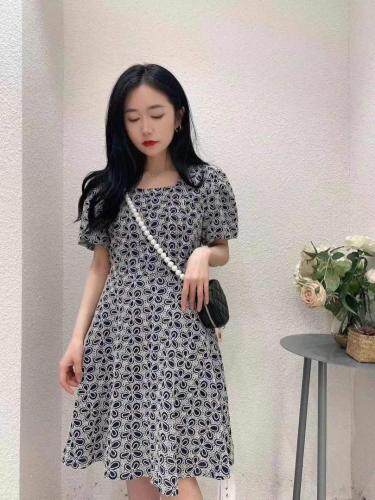 夏季新款连衣裙，西装套装，女装连衣裙，欧蔓意