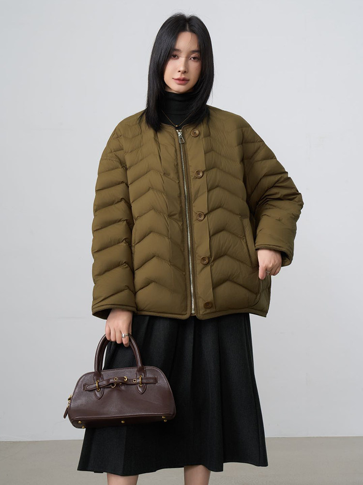 2025年冬季常规白鸭绒保暖休闲风90白鸭绒现货,女装羽绒服,阳光伊恋