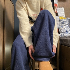 深蓝色