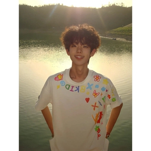 重磅纯棉小领口短袖T恤男夏季美式潮牌手绘卡通涂鸦宽松半袖体恤图片