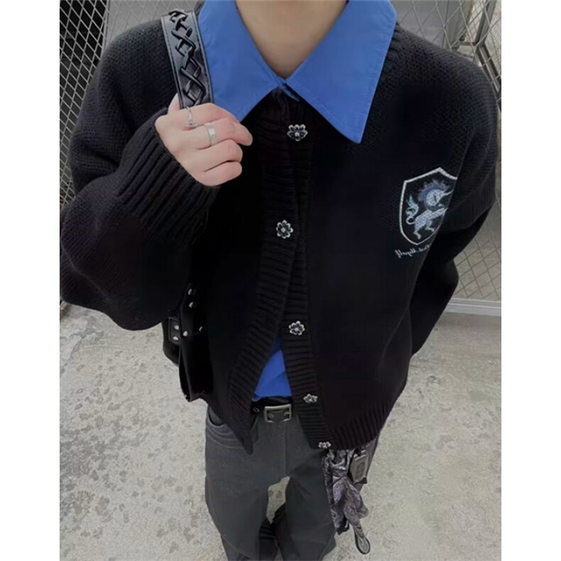 优雅“独角兽”针织开衫慵懒休闲别致纽扣设计感毛衣外套 M6613图片