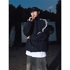 黑色