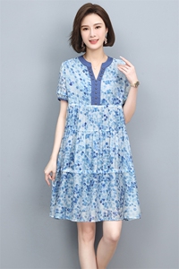 天丝碎花连衣裙女2022年新款夏季气质时尚高级感裙子图片