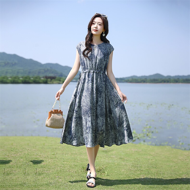 高端无袖碎花天丝雪纺连衣裙女2025夏季新款宽松显瘦印花度假裙子,女装连衣裙,凝聚力