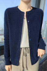 女开衫宽松外穿长袖短款毛衣外套厚薄款针织开衫2024年秋季，女装针织衫/毛衣，暖娇绒包芯纱店