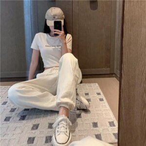 时尚套装2023年新款女夏显瘦短款上衣配高腰束脚裤休闲运动两件套,女装套装/套裙,艾乐芳