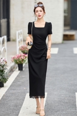 法式气质女人方领修身连衣裙夏季新款高级感赫本风收腰褶皱小黑裙，女装连衣裙，拾衣