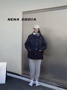 翻领廓形羽绒服
Size：     S      M图片