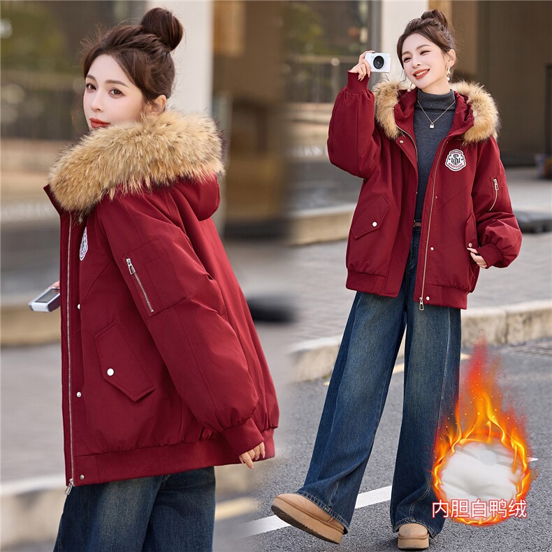 现货！2025年冬季红色羽绒服女大毛领设计感保暖休闲上衣图片