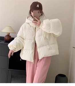 简洁款羽绒服图片