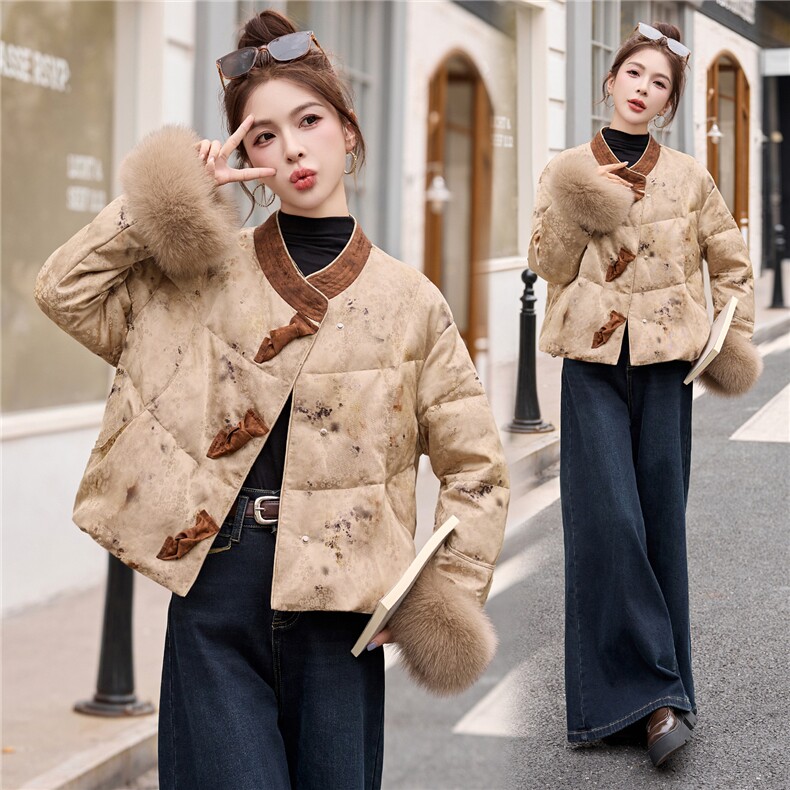 新中式国风羽绒服女2025冬季新款巨好看的高端短款狐狸毛保暖外套,女装羽绒服,依如秀(原杭风阁)