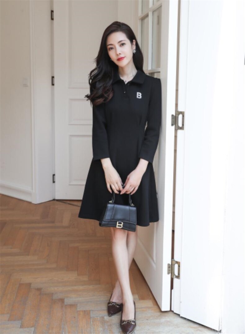 现货供应：针织修身连衣裙，女装连衣裙，拉思维加丝