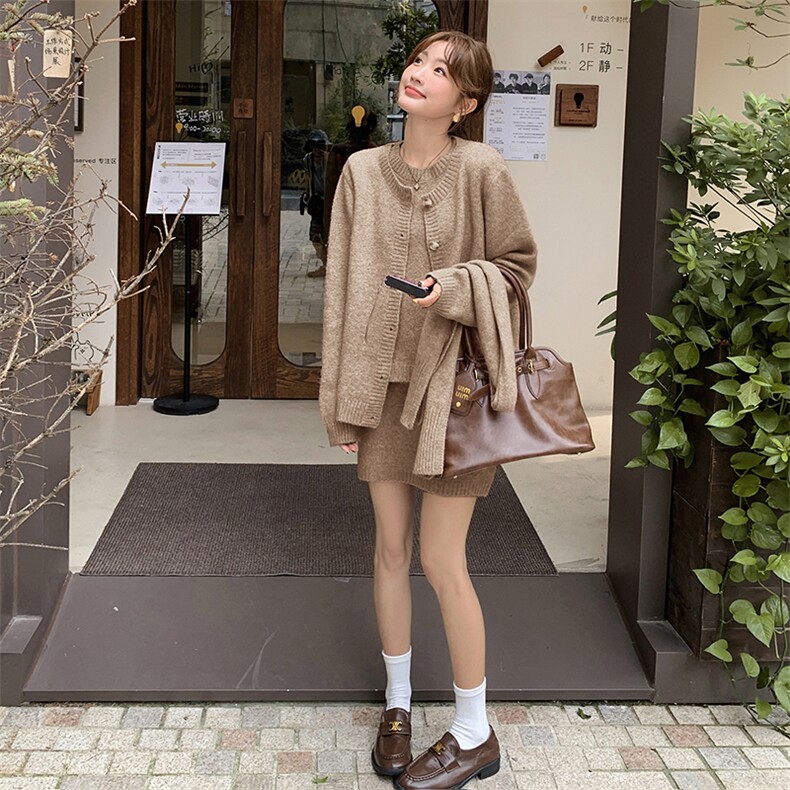 慵懒风针织套装女秋季韩版围脖毛衣外套短袖内搭上衣短裙四件套裙,女装套装/套裙,半夏