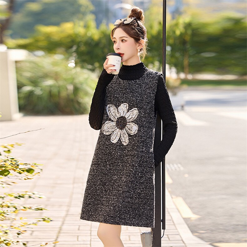 小香风重工亮片连衣裙女春2025立体花朵高级感a字减龄叠穿背心裙,女装连衣裙,依万里