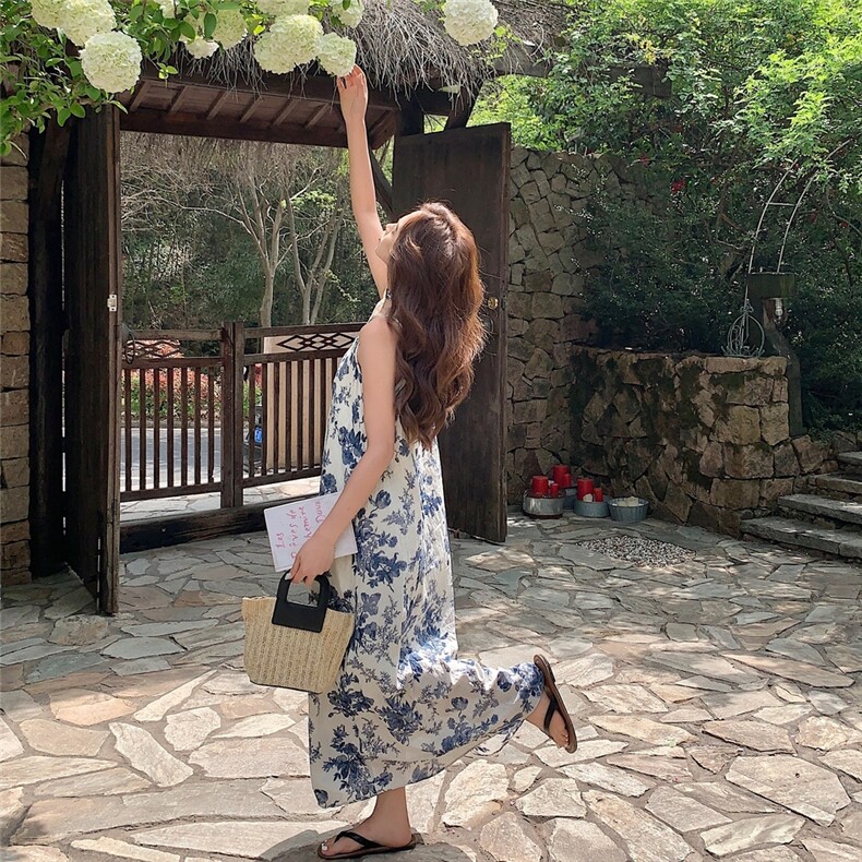 2025年夏季文艺复古植物花卉印花吊带裙可爱甜美,女装连衣裙,诺蝶