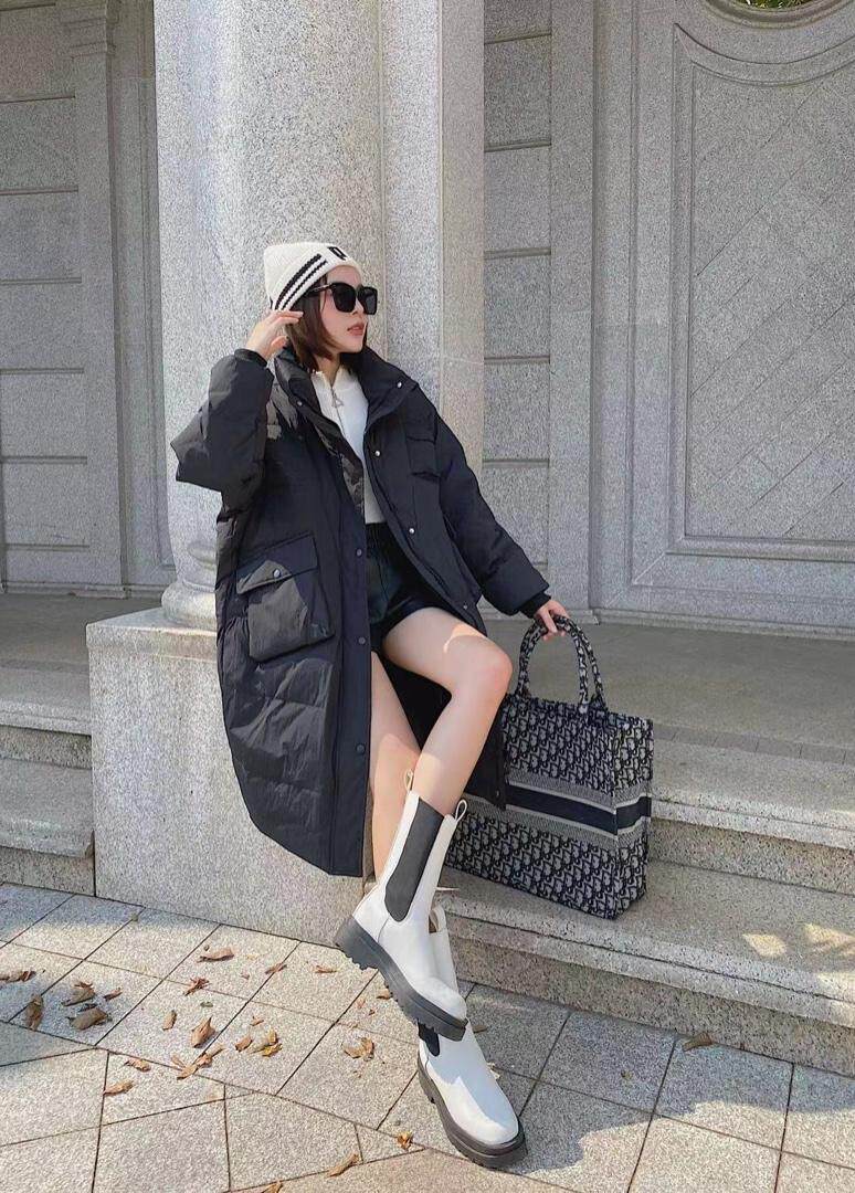 爱美欧现货阔版羽绒服，女装羽绒服，爱美欧