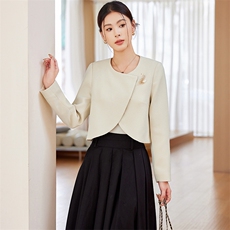 2024年秋季新款小香风披肩女短外套西装坎肩配旗袍裙子外搭开衫，女装短外套，婵米儿