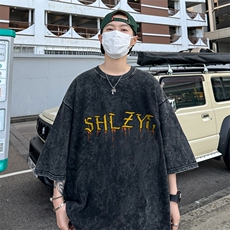 黑色